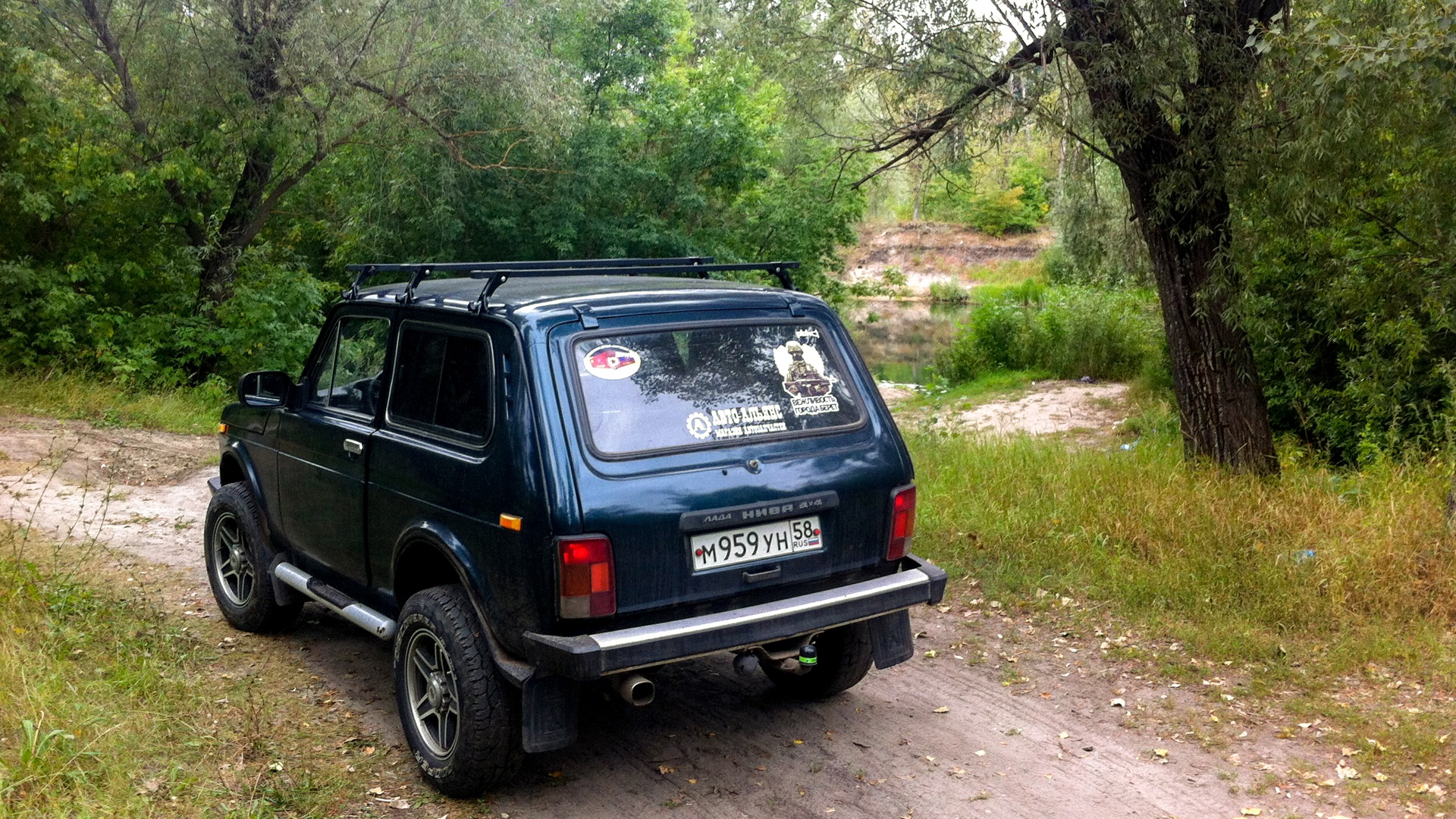 Lada 4x4 3D 1.7 бензиновый 1996 | медвежонок 