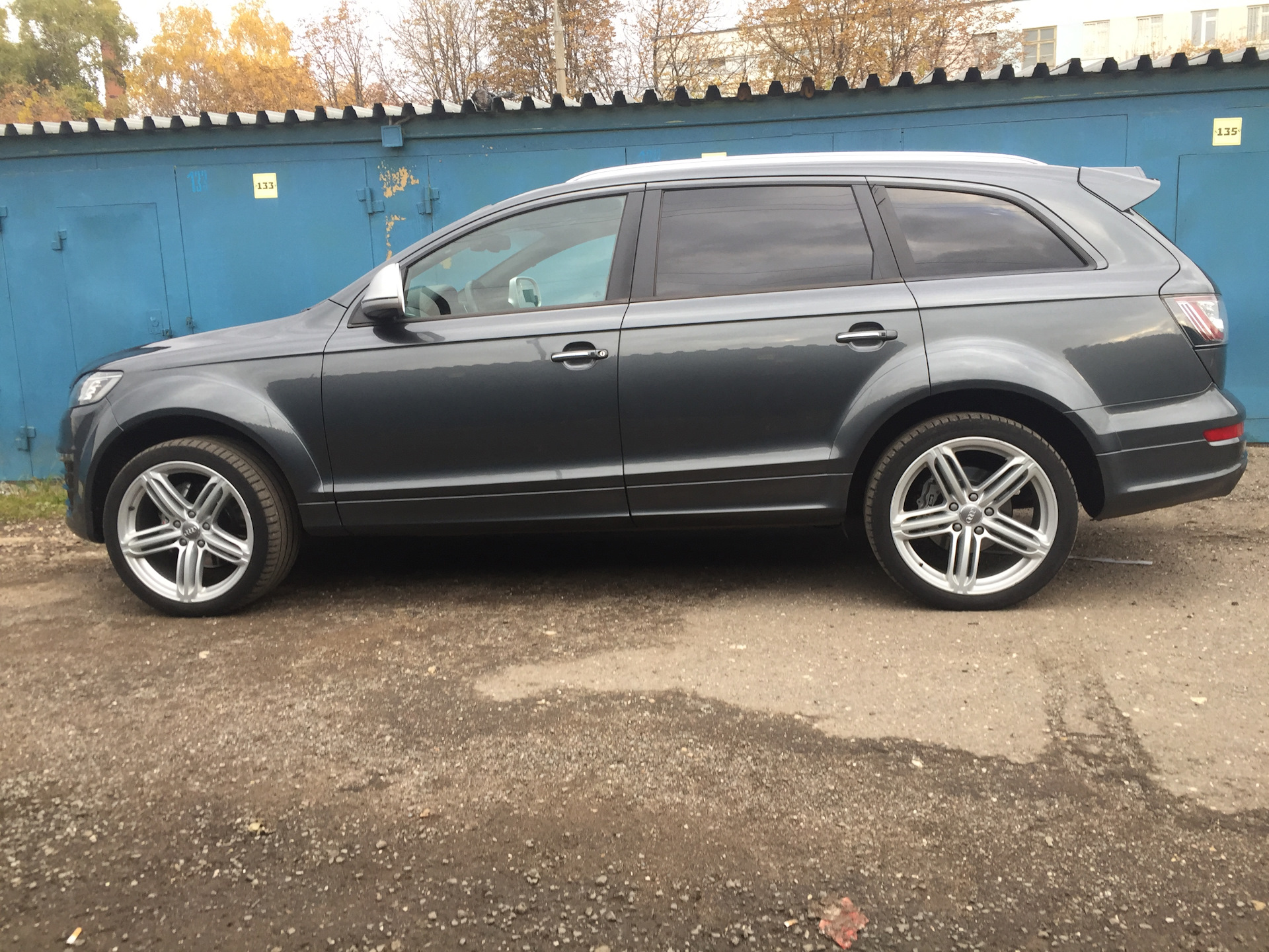 S 5 130. Audi q7 r20. Audi q7 r20 s line. S line диски Ауди q7 21. 295 45 R20 Audi q7.