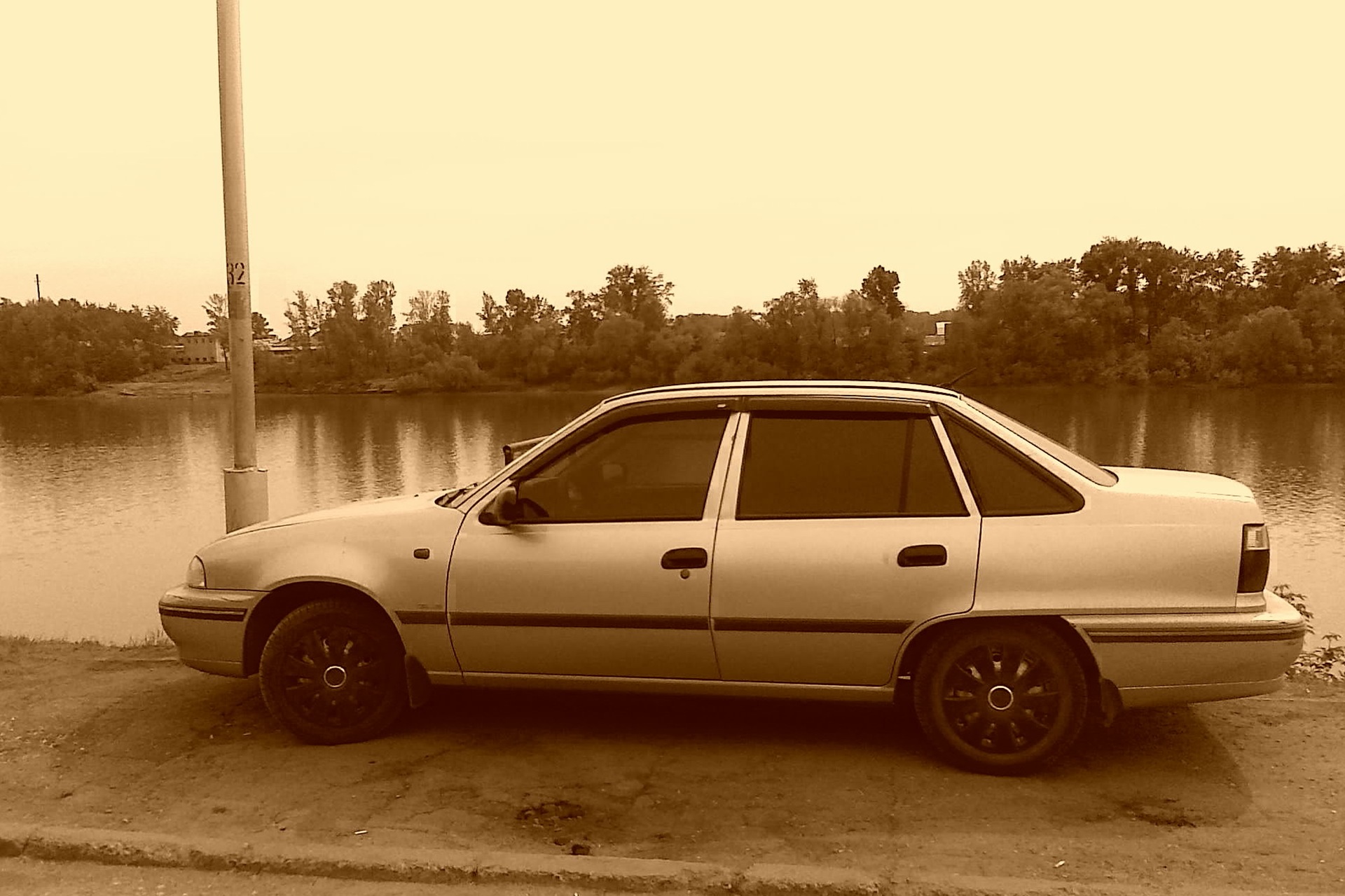 нексия на дисках бмв. дэу нексия езда. Daewoo nexia dohc. Daewoo nexia в948мв35. Daewoo nexia n150 обои.