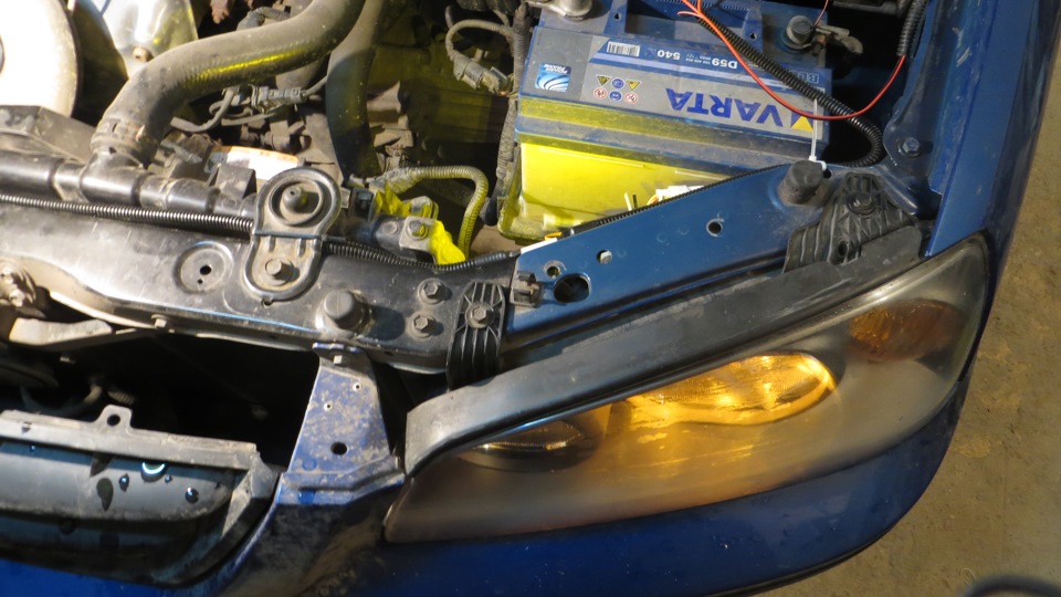 Подсветка под капотом (подсветка двигателя) — Hyundai Elantra (3G), 1,6 ...