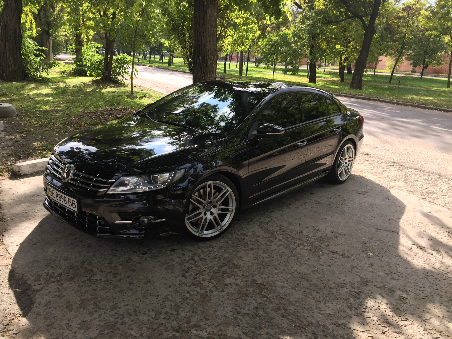 Volkswagen Passat b8 Black Night