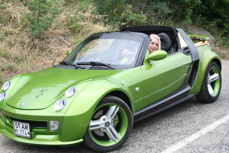 Машина Smart Roadster