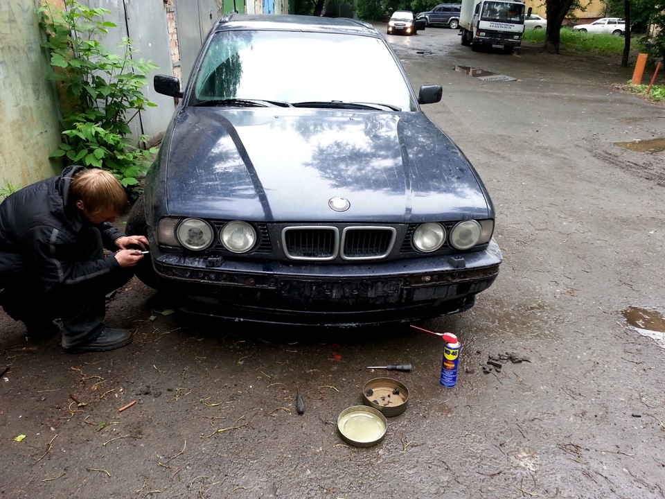 mad8 помогает в нелегком деле — BMW 5 series Touring (E34)