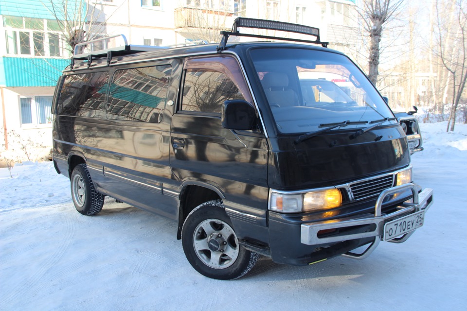 Nissan Caravan 24