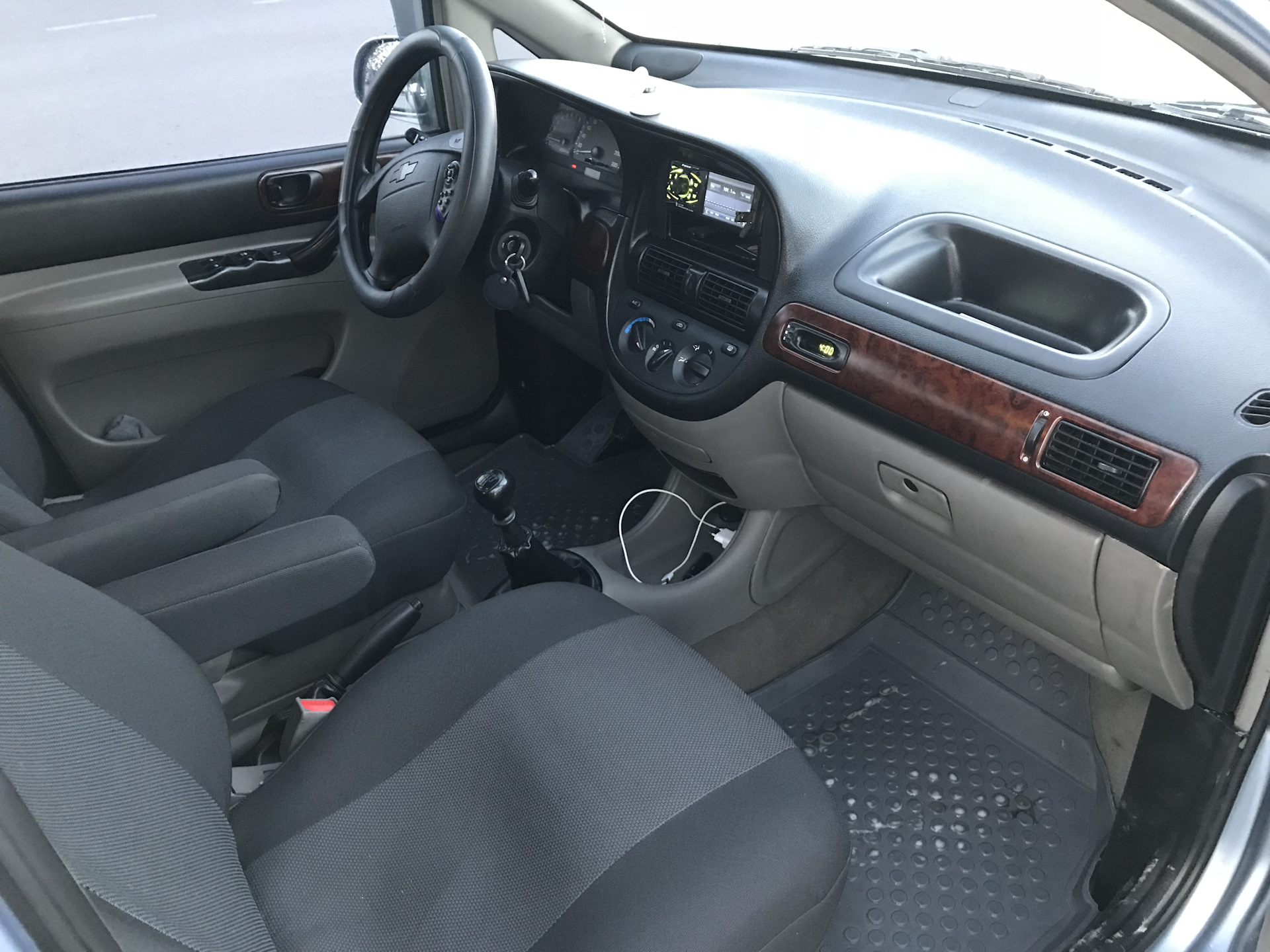 Chevrolet rezzo фото салона