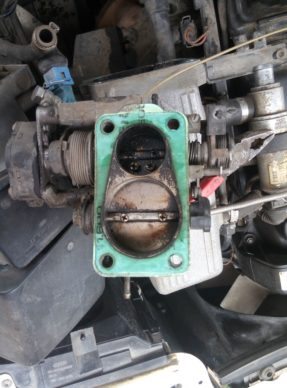 грязновато — Audi 80 (B4)