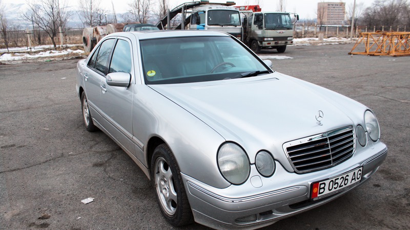 Mercedes зайчик 220