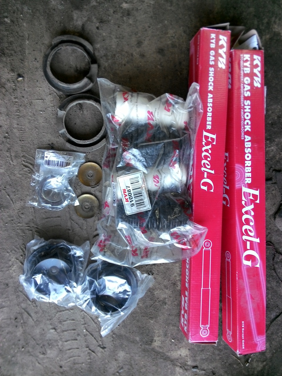 Замена задних стоек KYB GAS — Volkswagen Golf Mk2, 1,8 л, 1983 года ...