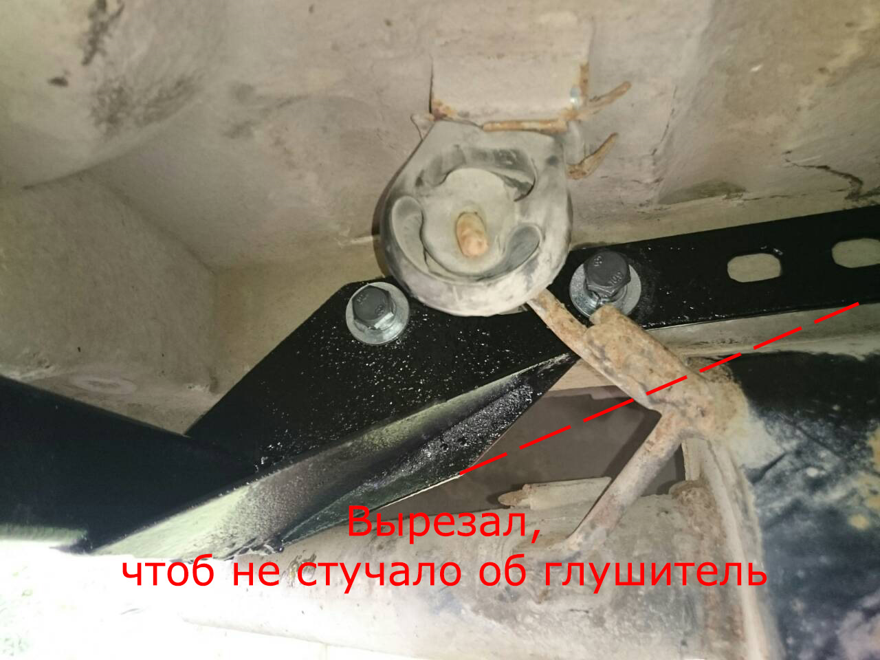Подключение фаркоп гранта. Место крепления фаркопа на Гранте лифтбек. Фаркоп 1119 Калина хэтчбек. ТСУ Калина 1 хэтчбек. Фаркоп Калина 1 складывающийся.