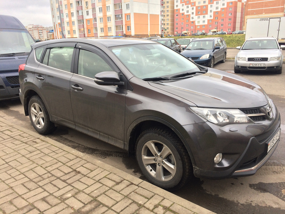 Фото в бортжурнале Toyota RAV4 (IV)