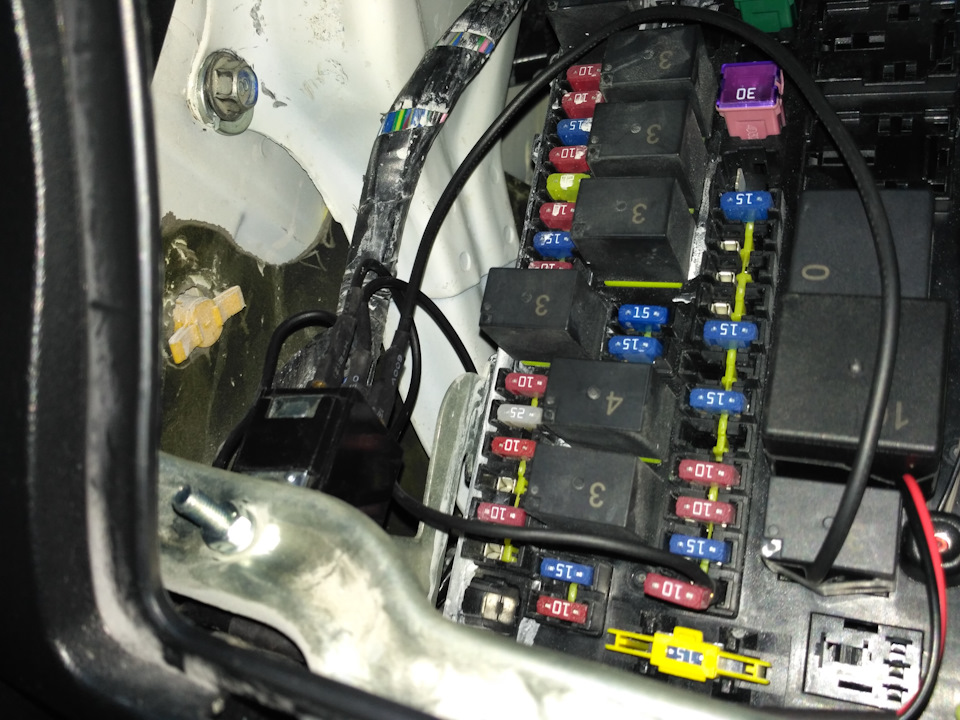 Отключение ДХО при включении габаритов, ближнего и дальнего света ...