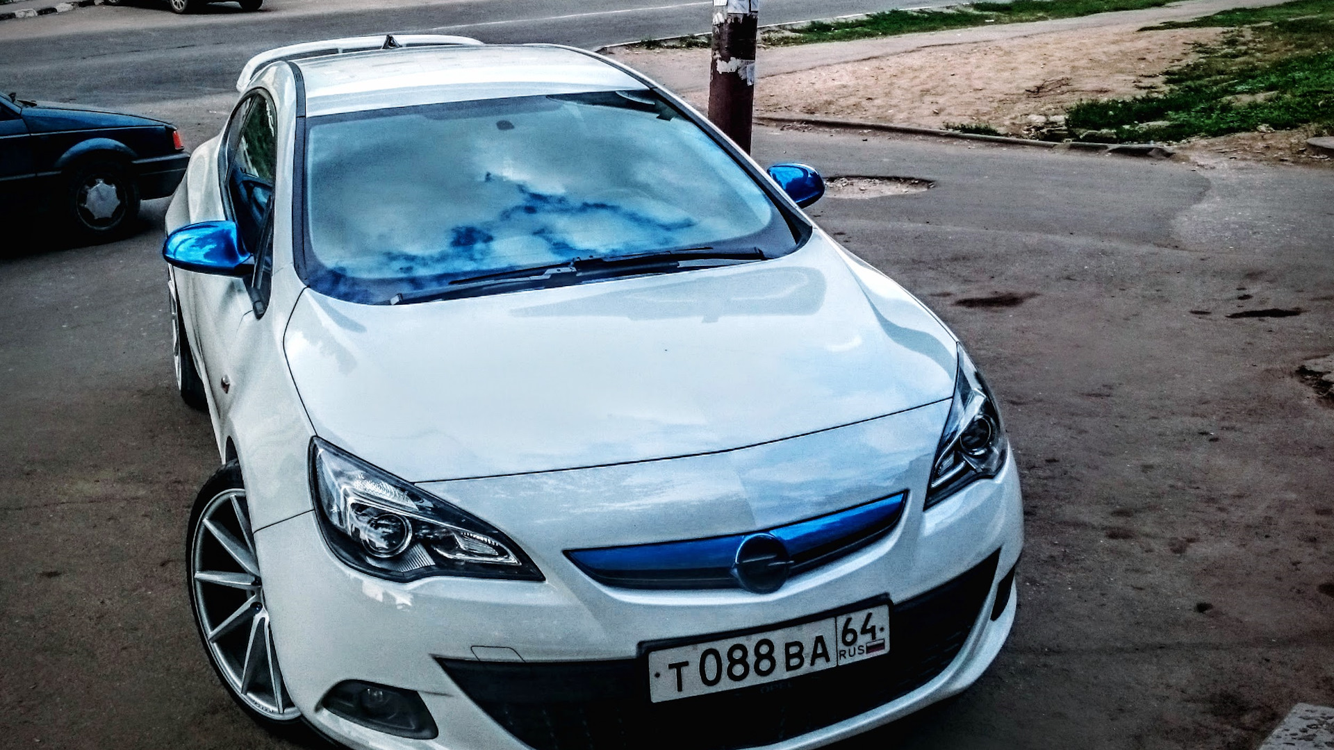 Opel Astra J GTC 1.8 бензиновый 2012 | Белый пони на DRIVE2