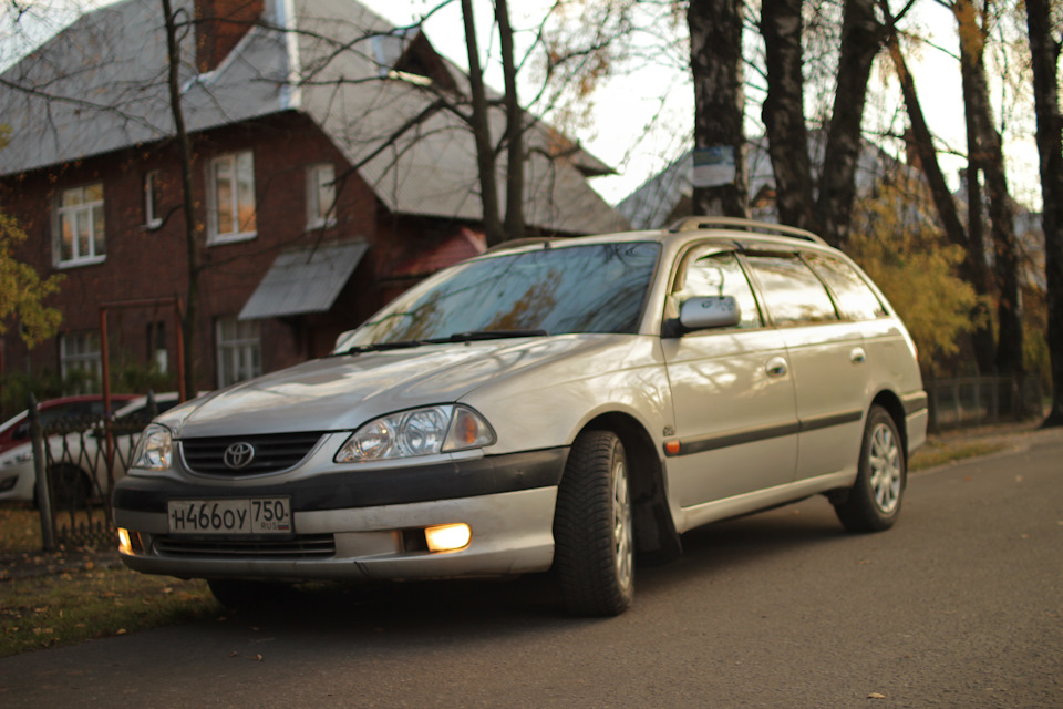 Тойота авенсис 2000 года минусы