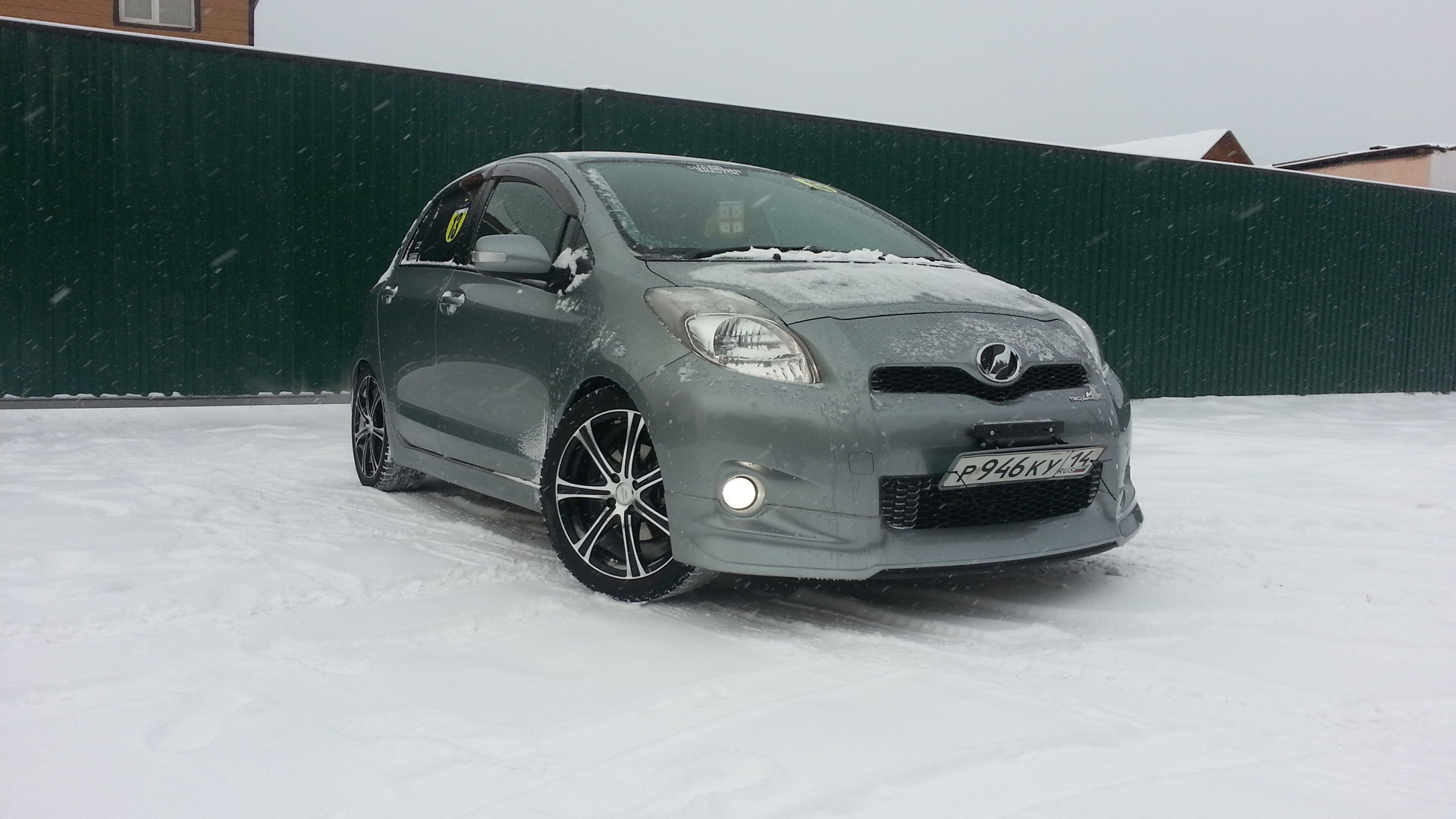 Toyota Vitz (90) 1.5 бензиновый 2010 | RS TRD Sport M (Music) на DRIVE2