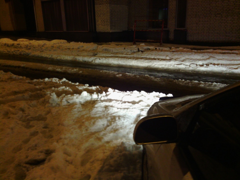 Киев. Зима. Снега полные подкрылки ) — Mitsubishi Space Star, 1,6 л ...