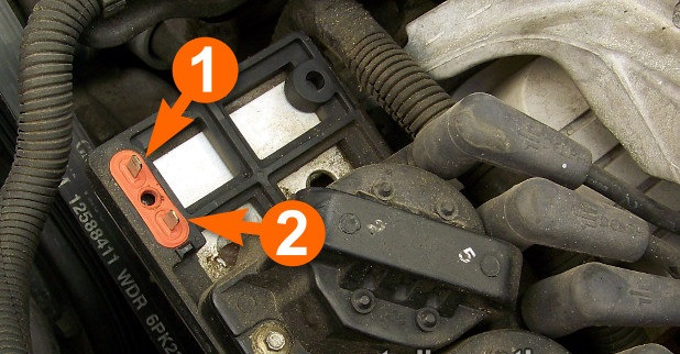 1- сигнал управления (по массе) 2 — (+) 12 В — Chevrolet Lumina APV