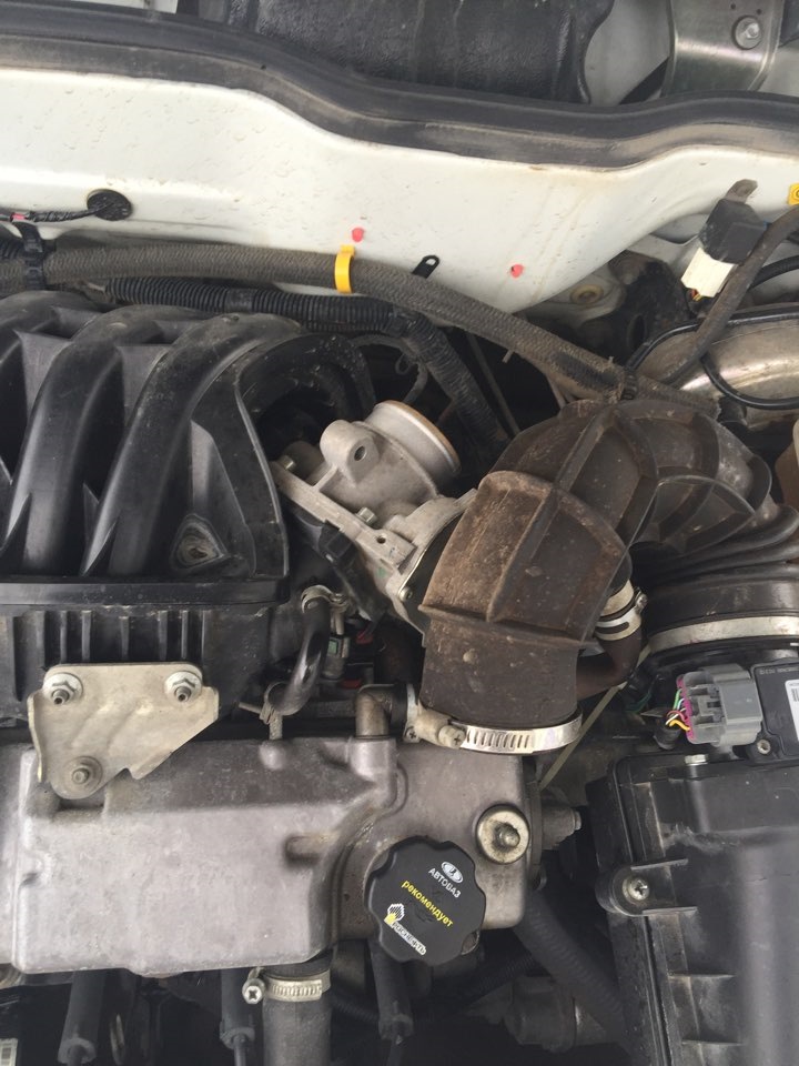 Прочистка дроссельной заслонки — Lada 2113, 1,6 л, 2012 года | своими ...