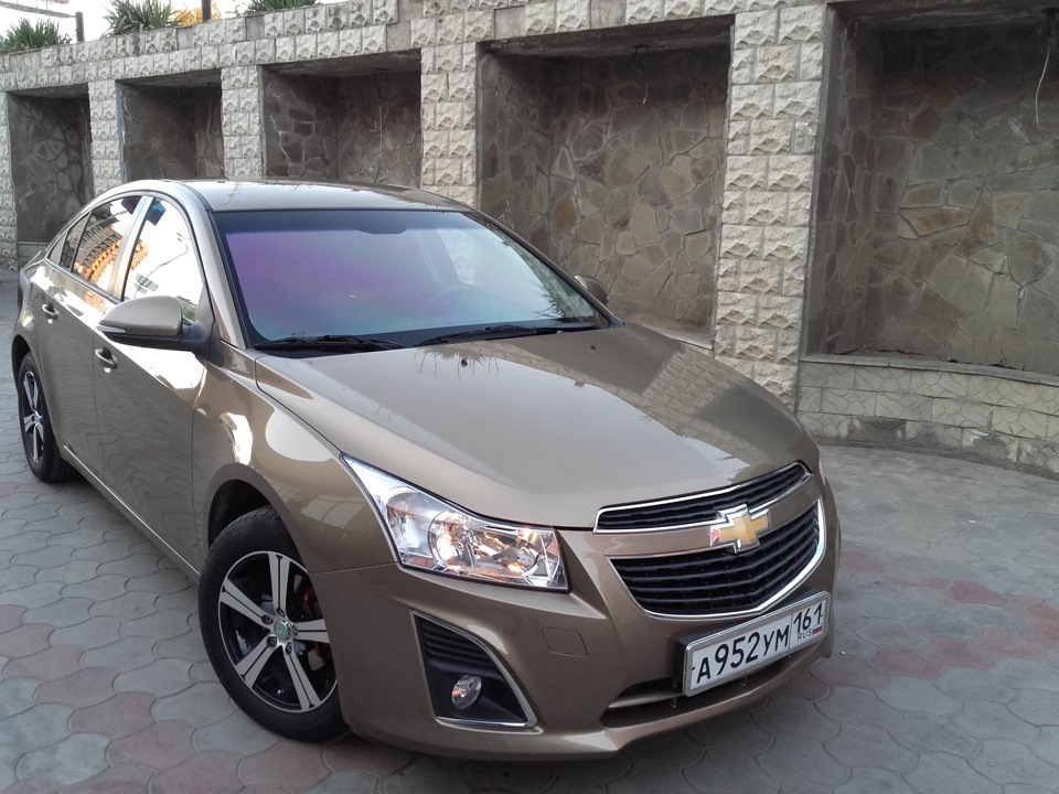 Chevrolet Cruze бежевый металлик