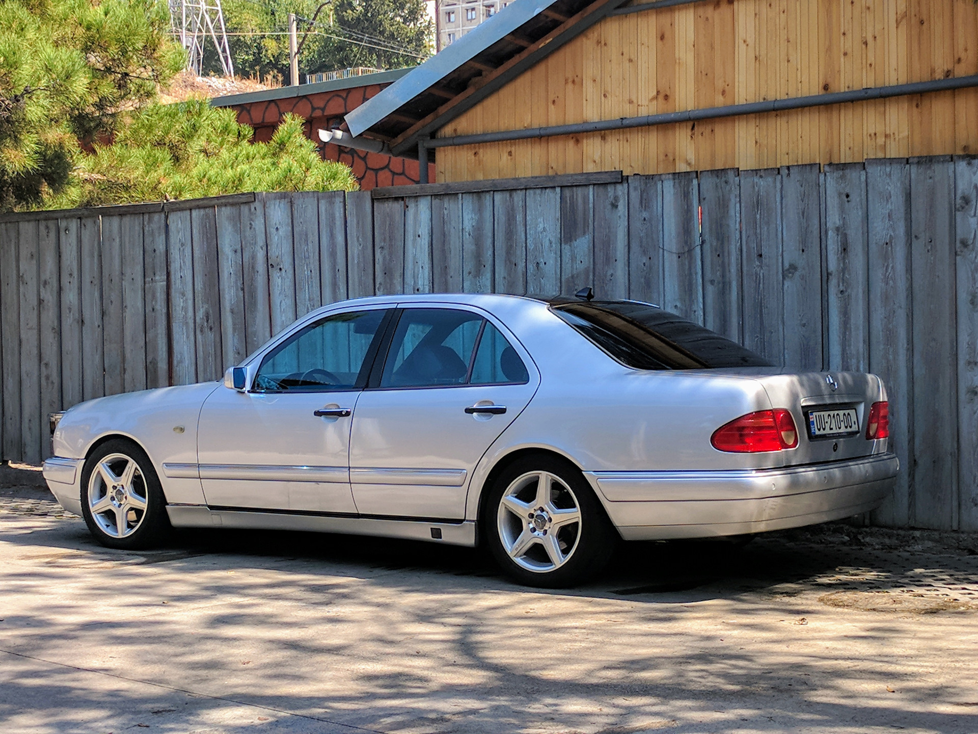 Mercedes Benz w210 r17