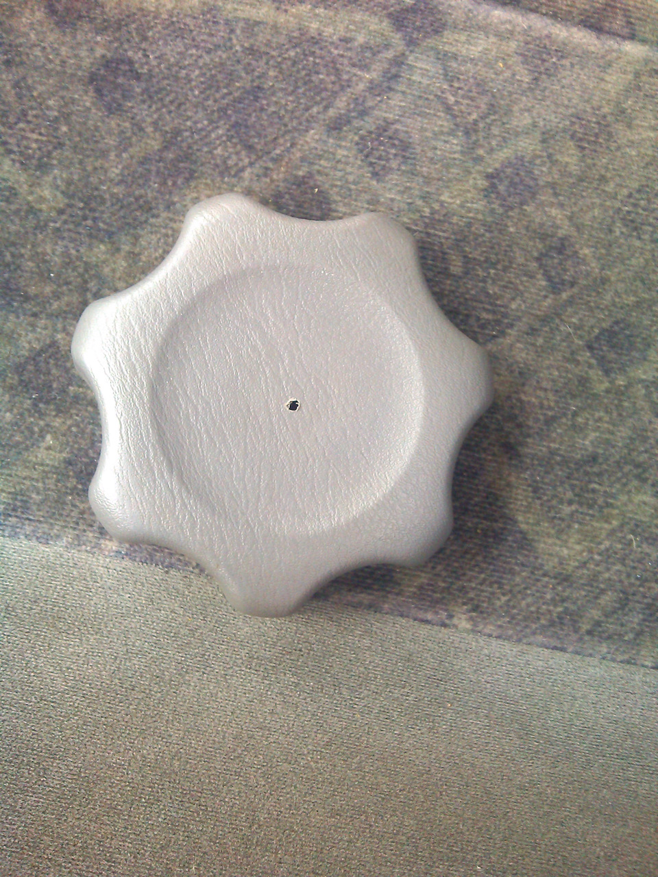 Сломалась регулировка спинки сидения — Mazda 323 VI, 1,3 л, 1999 года ...