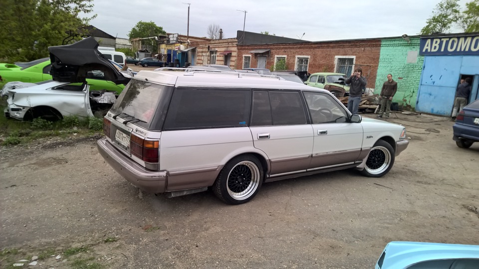 toyota crown s130 wagon