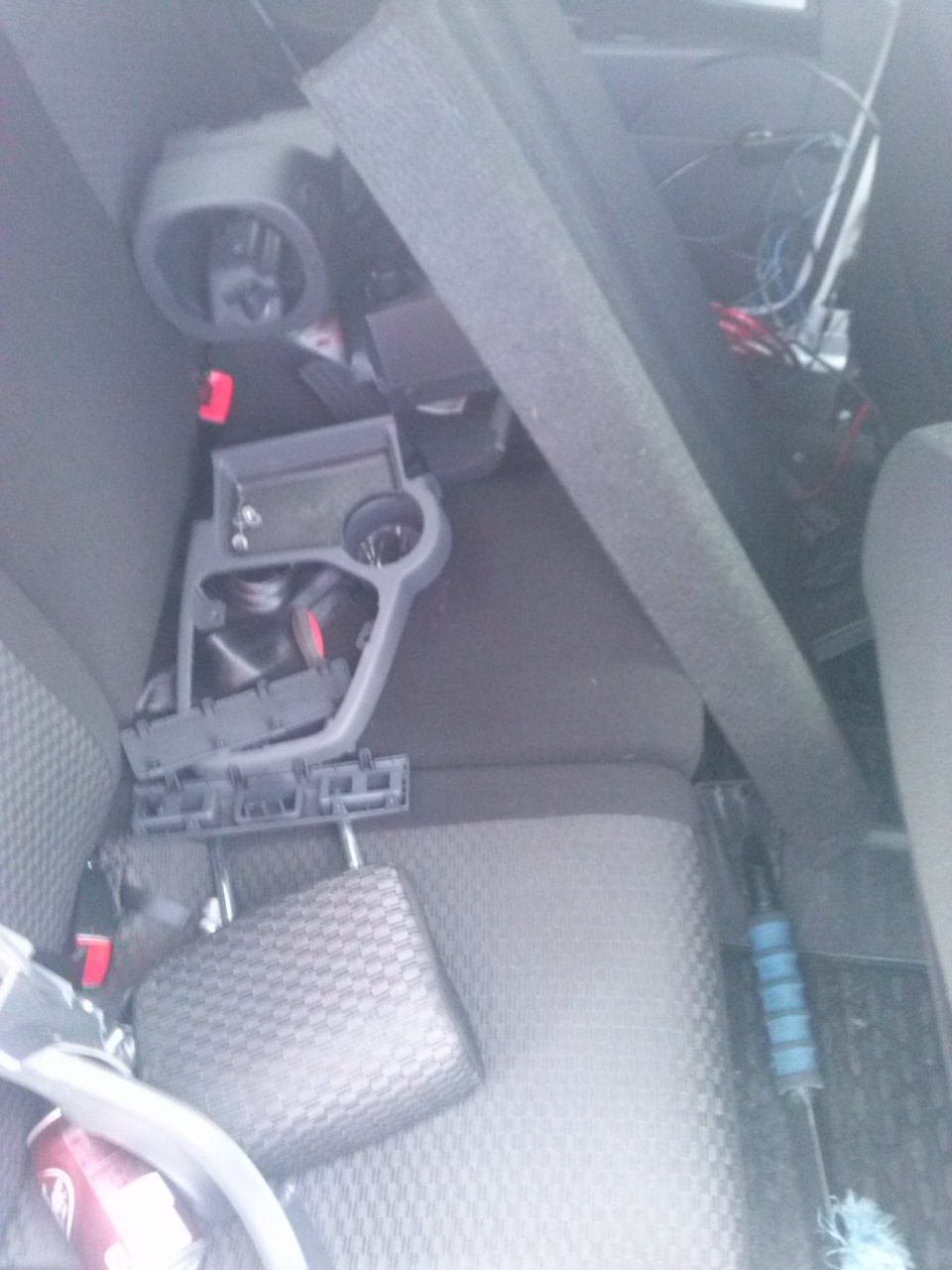 Подключение Сабвуфера или как я разобрал пол салона! — Lada Приора ...