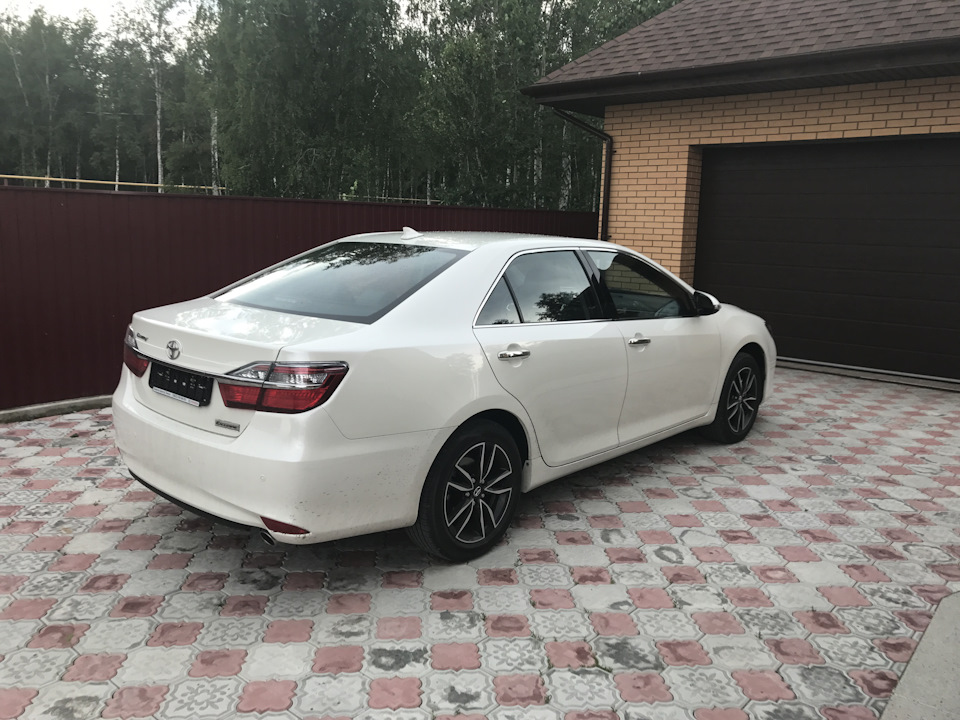 Toyota Camry drive2