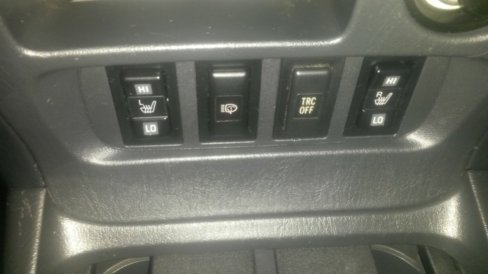 Рав 4 кнопку. Toyota rav4 TRC кнопка. Кнопка VSC Toyota rav4. Кнопка парктроника Toyota RAV 4. TRC кнопка в Тойота рав 4.