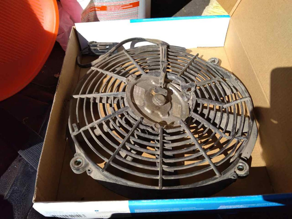 вентилятор сломался достаем инструменты.