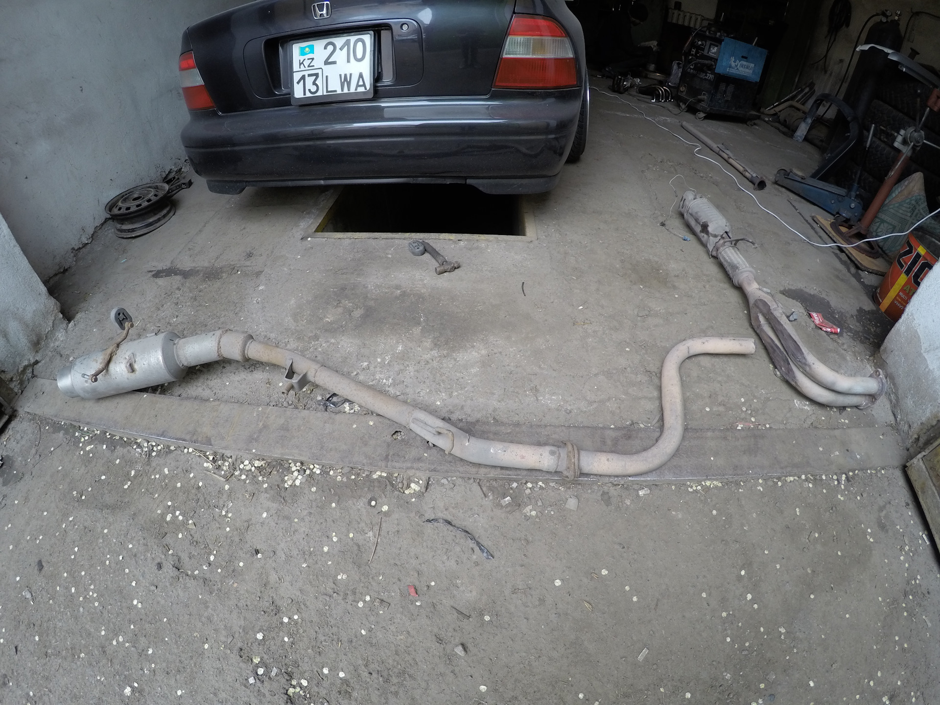 Install — Mugen OEM Exhaust Manifold Header 421 — Honda Accord Coupe