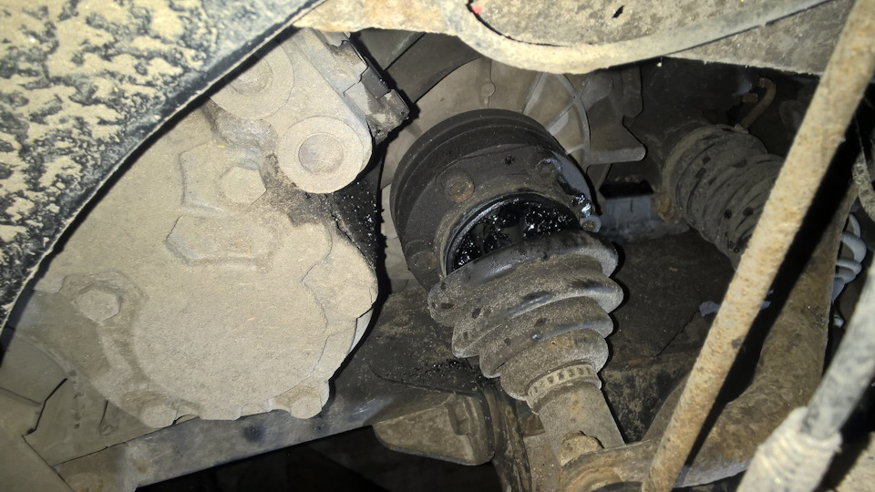 победил стуки в передней подвеске — Mercedes-Benz Vito (1G), 2,3 л ...