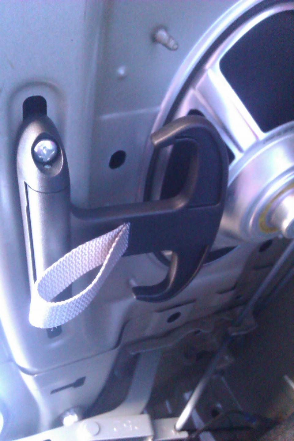 Крючок в багажник — Toyota Corolla (140/150), 1,6 л, 2007 года ...
