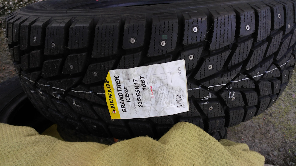 шина — Volvo XC60 (1G)