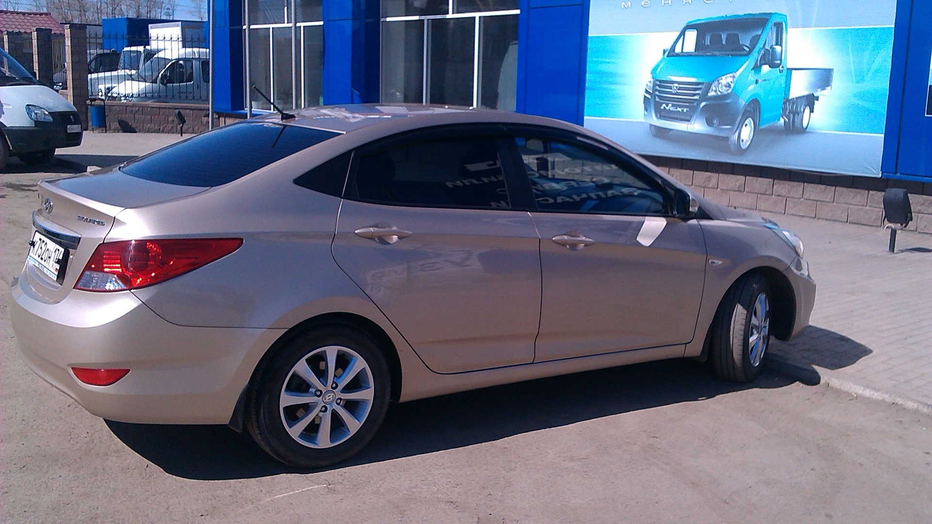 Hyundai Solaris 1.4 бензиновый 2011 | на DRIVE2