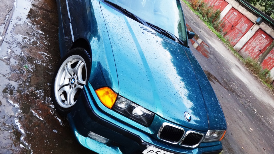 BMW 3 series Lagunengrun metallic