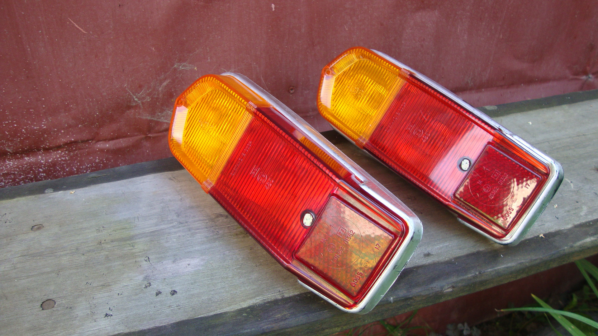 задние фонари ваз 2102