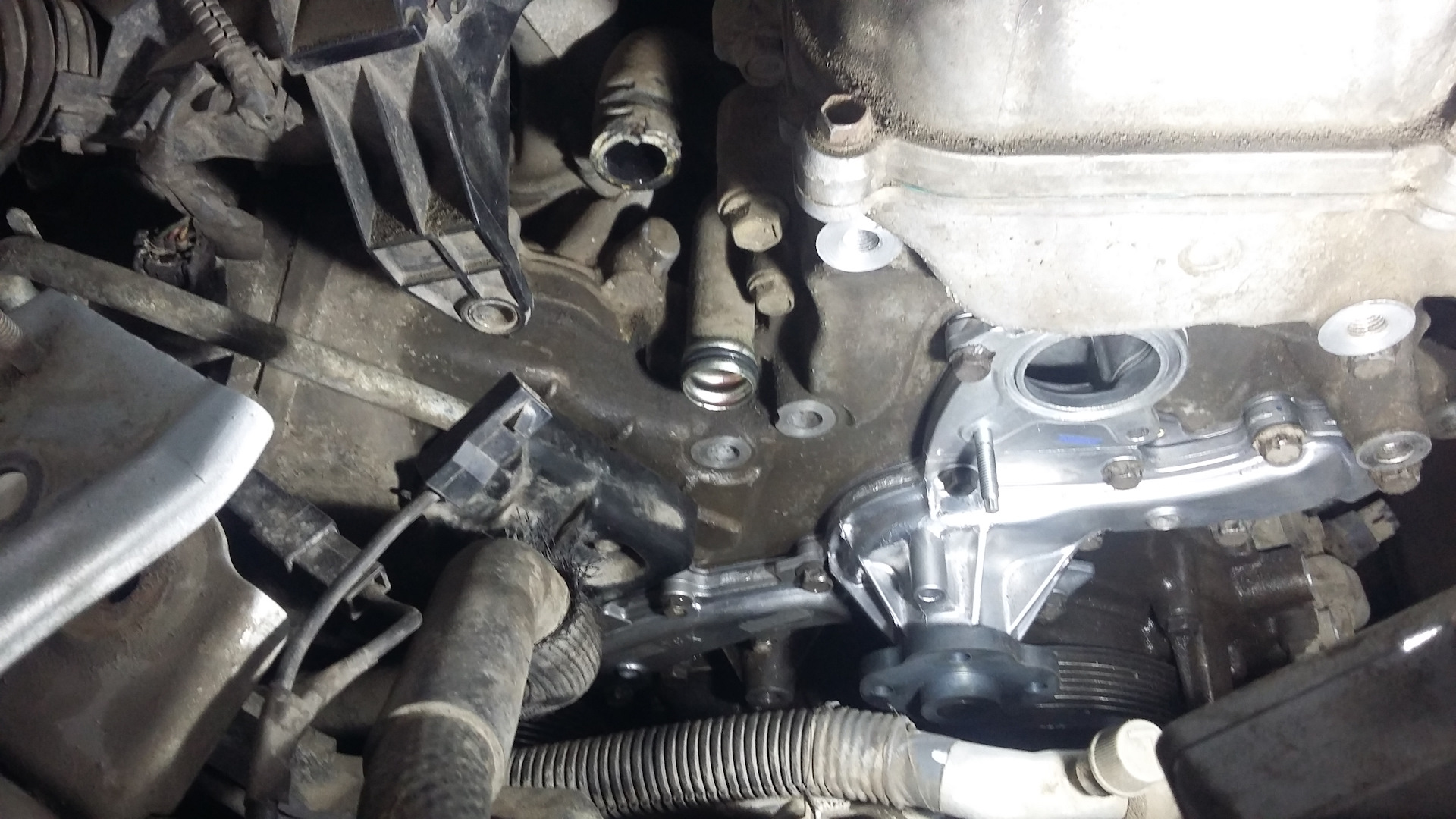 Помпа ауди а4 б8 tfsi. 0tfsi. 8 турбо. Помпа ауди а4 б6 1. Audi a4 9b помпа.