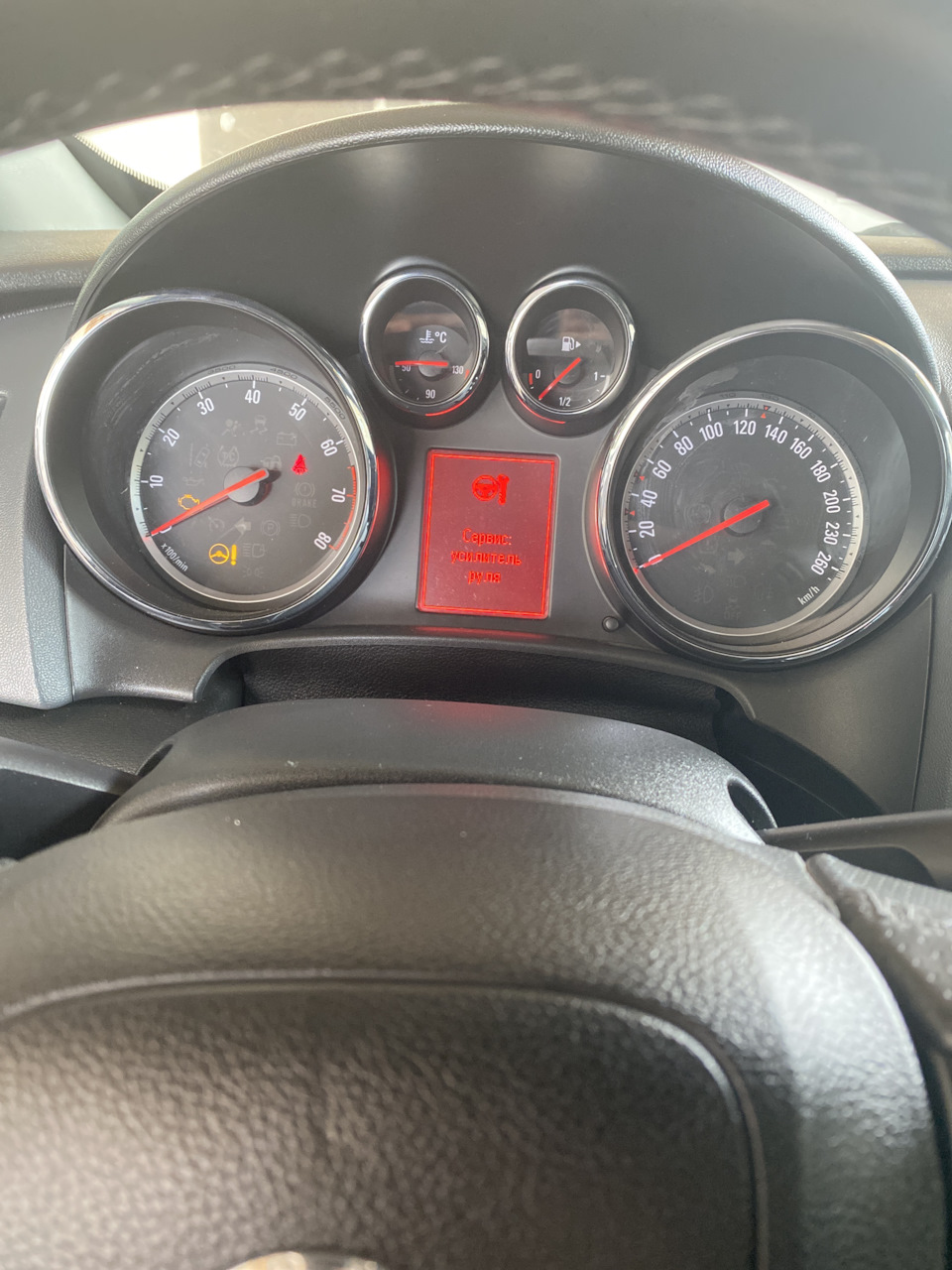 У КОГО СИДЕНИЯ С ПОЯСНИЧНЫМ УПОРОМ? — Opel Astra J GTC, 1,4 л, 2012 ...