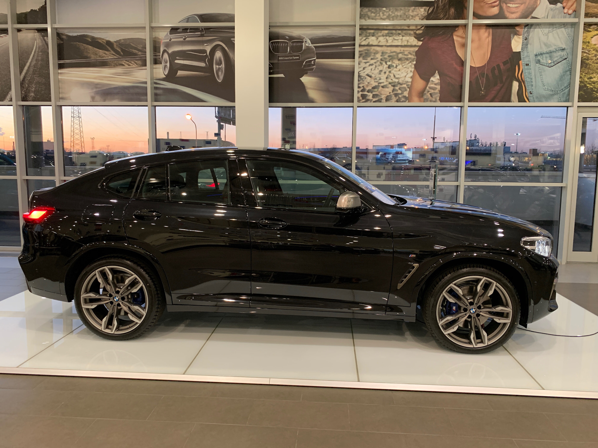 5 4 black. BMW x4 2021 черная. Черный BMW x4 g02. BMW x4 r20. БМВ x4 черный карбон.