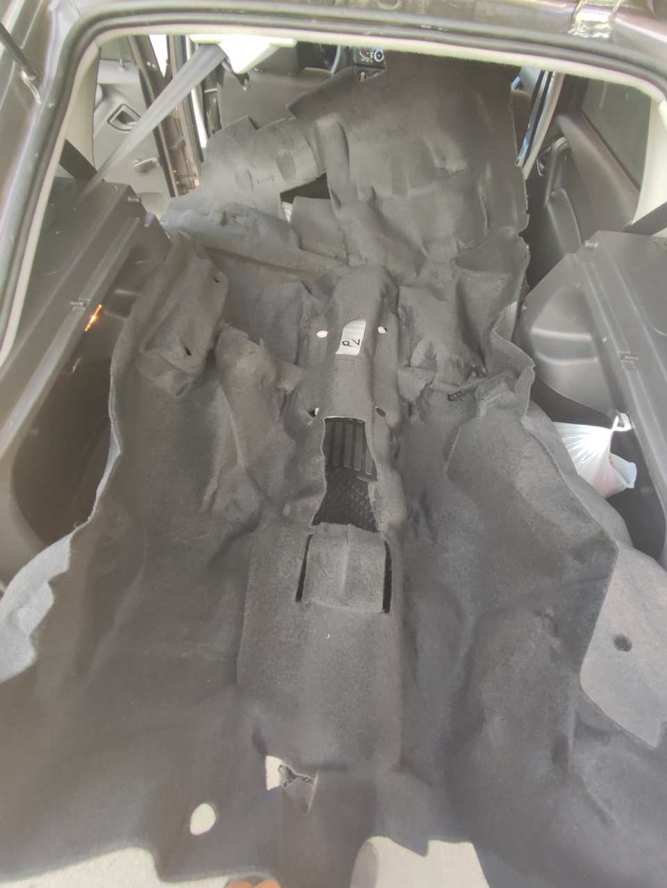 8450060978 Ковер пола — Lada Гранта Лифтбек (2G)