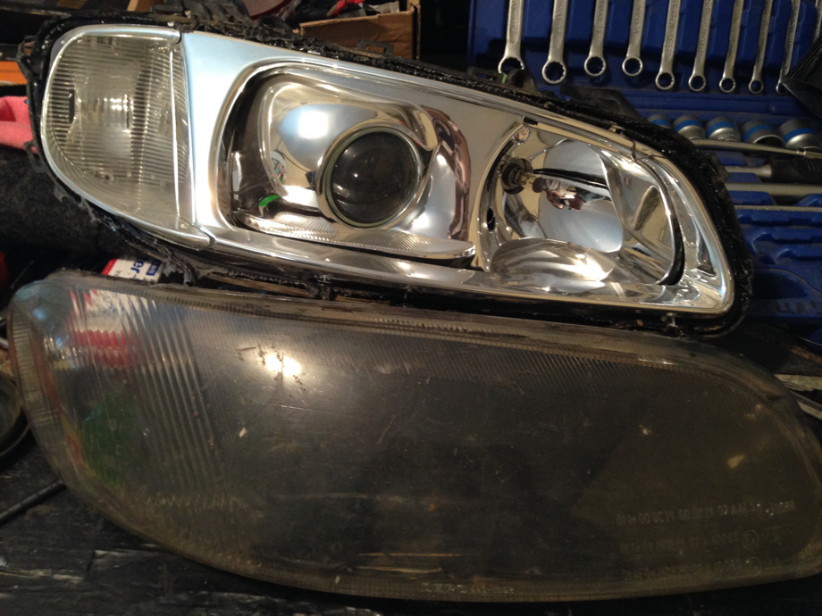 От чего подойдут фары. Ободок фары фредлайнер центури. Фара sonar tlc 80. От чего подойдут фары. Фары 1632 ниссан а32.