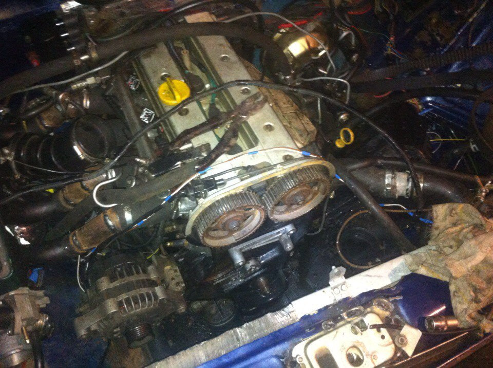 своя вечерняя атмосфера(потекла помпа) — Lada 2106, 1,3 л, 1996 года ...