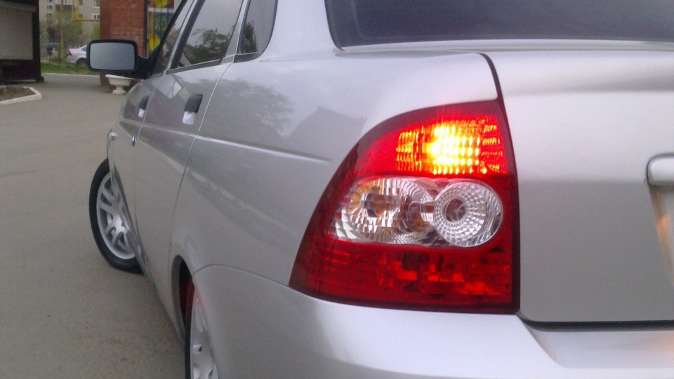 Lada Приора Седан silver car
