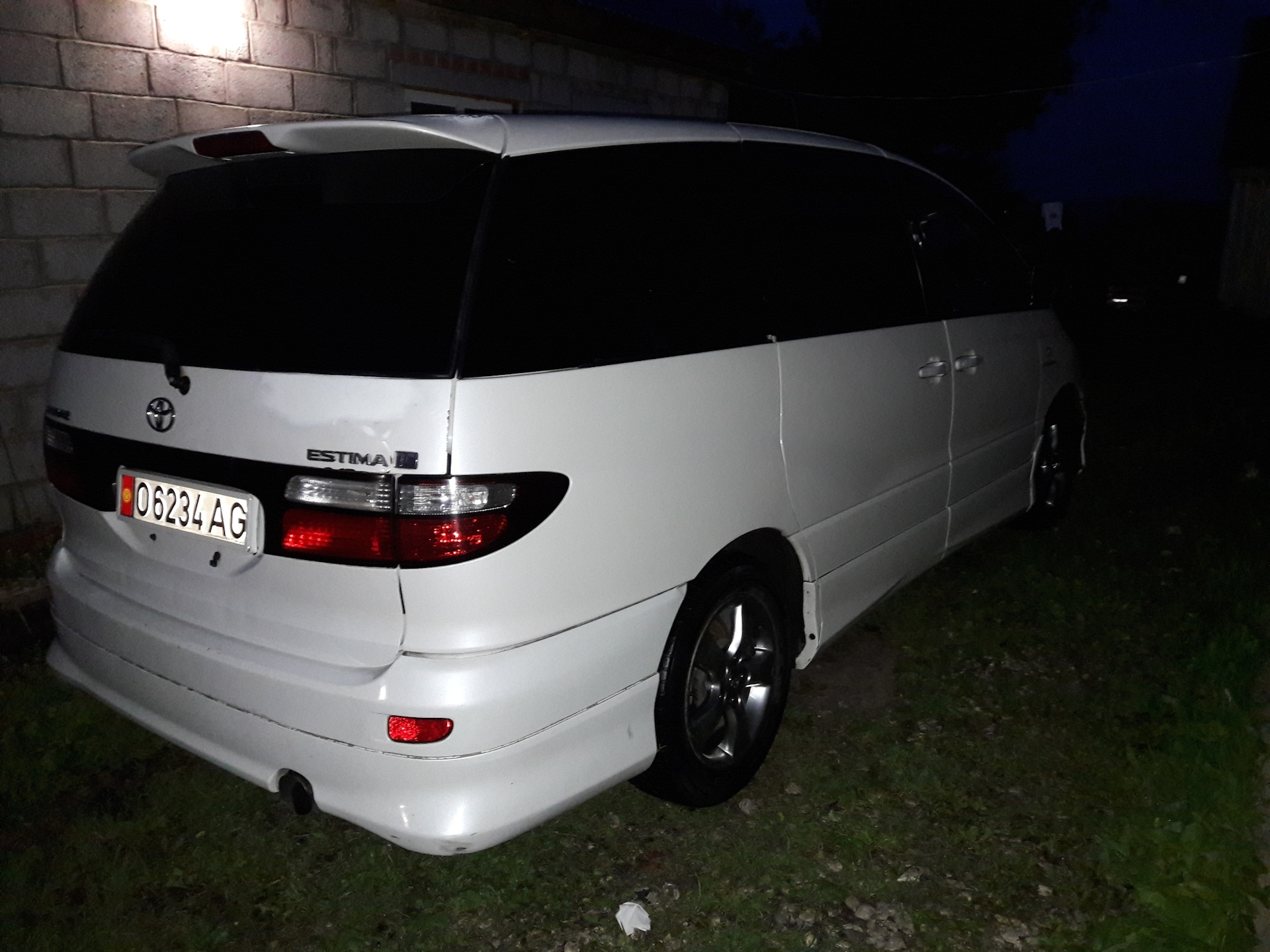 Toyota Estima разварки