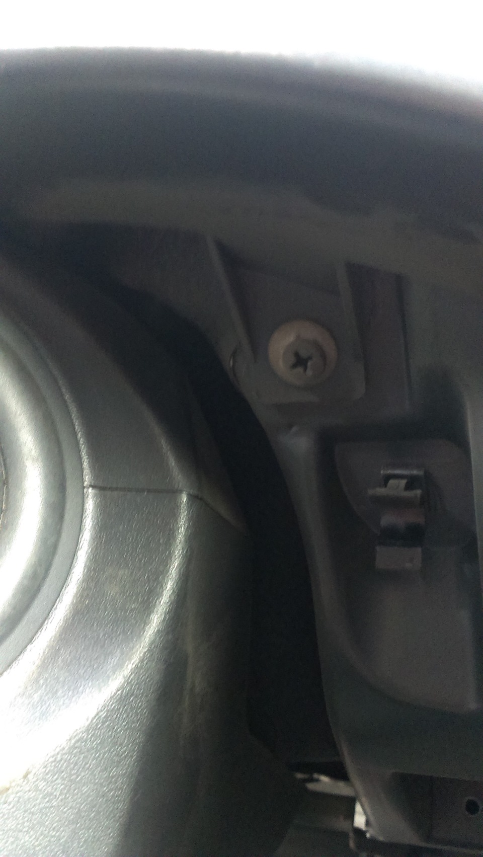 Замена лампочки приборной панели и лампочки ближнего света — Lada ...