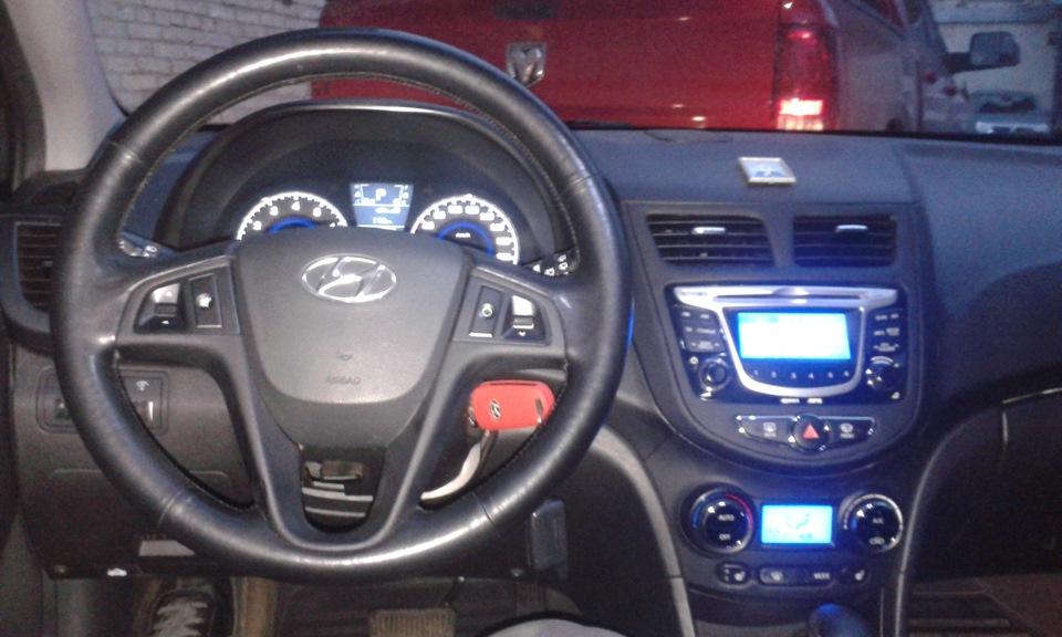 Как снять рамку руля солярис Рамка магнитолы и АКПП под кожу - Hyundai Solaris Hatchback, 1,6 л, 2011 года ст
