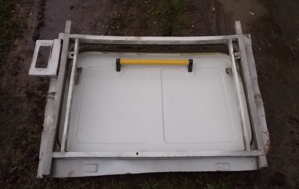 люк паз. паз-3205 автобус люки. люк паз на уаз. люк паз. люк от пазика на уаз 469.