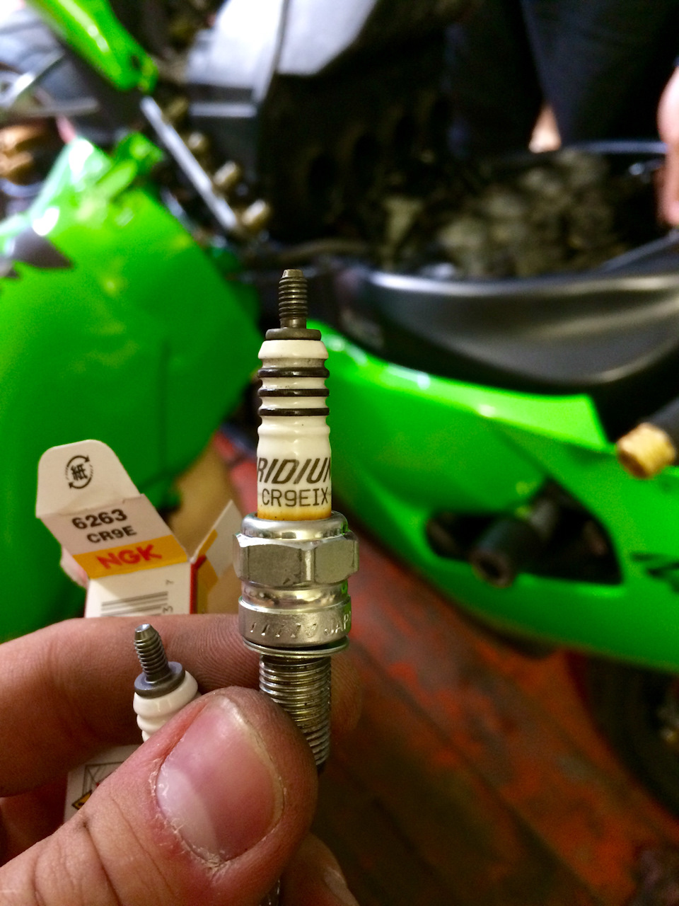 専用ページ BRLページ Kawasaki Ninja 636 ZX-6R Замена свечек в моторе — DRIVE2