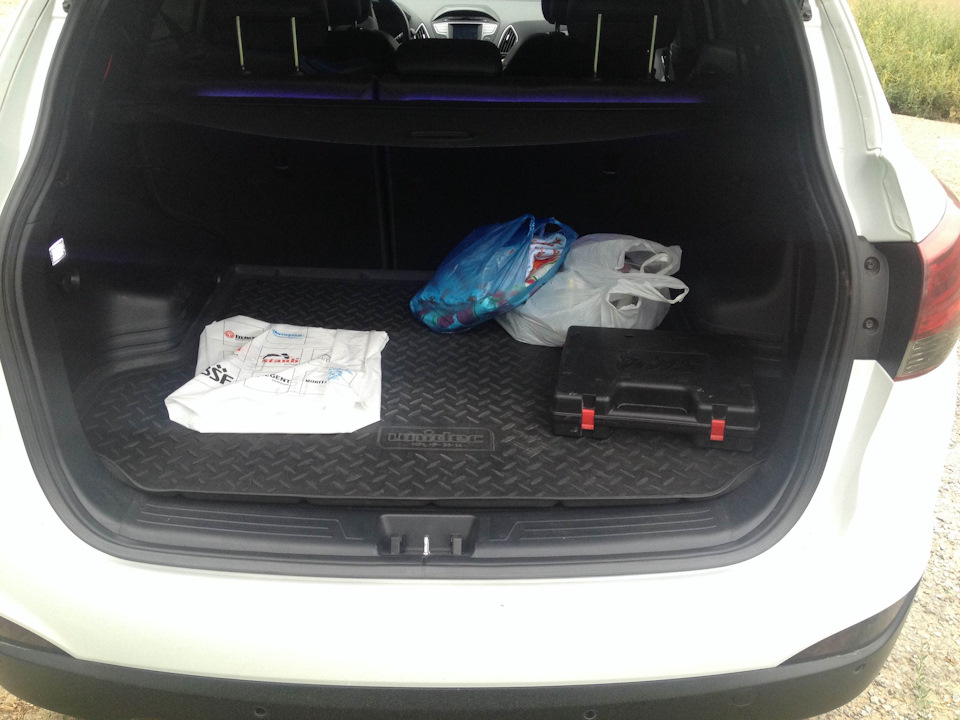 Коврик в багажник — Hyundai ix35, 2 л, 2015 года | аксессуары | DRIVE2