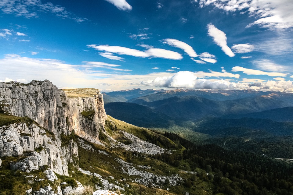 Грот на плато Лагонаки